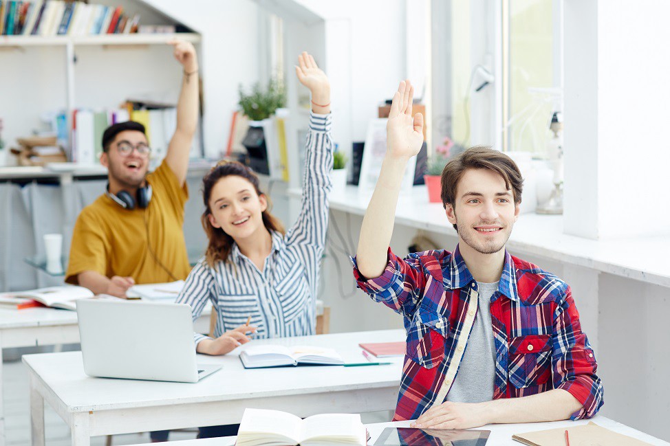 حضور و غیاب و گزارش گیری لحظه ای در کلاسهای آنلاین بیگ بلو باتن